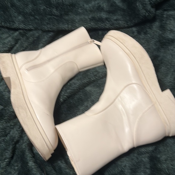 Chunky off-white Zara Chelsea Boot - Picture 3 of 5